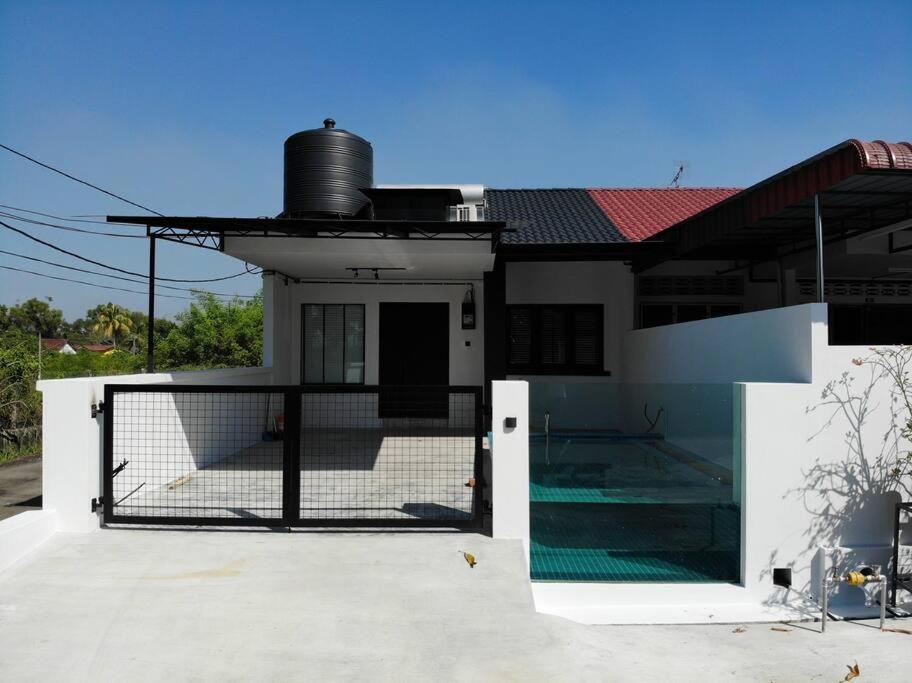 Zen Retreat Glass Pool Villa Taiping Esterno foto